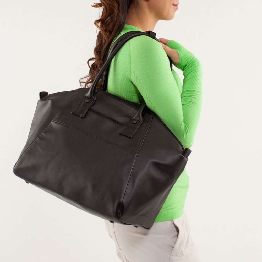 Lululemon Vinyasa to Vino Bag